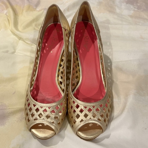 Lilly Pulitzer Gold Leather Resort Chic Basketweave Open Toe Wedge.FIRM PRICE - Picture 5 of 11